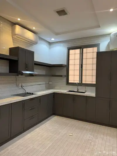 شقة فاخرة خمس غرف للإيجار بحي المعيزيله index