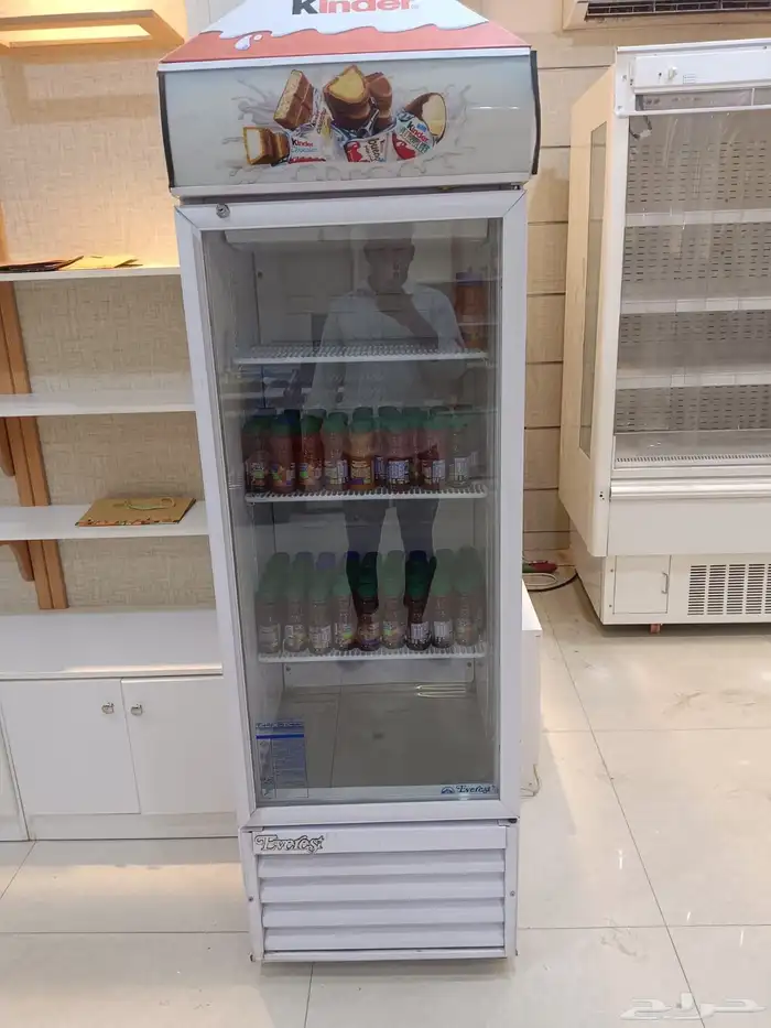 ثلاجات طاولات كاشير مكيف محل حلويات للبيع 3