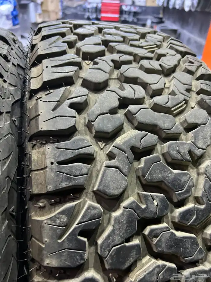 جنوط برايد لند كروزر 5 مسمار مع كفرات نص حجري مقاس275 70 17 7