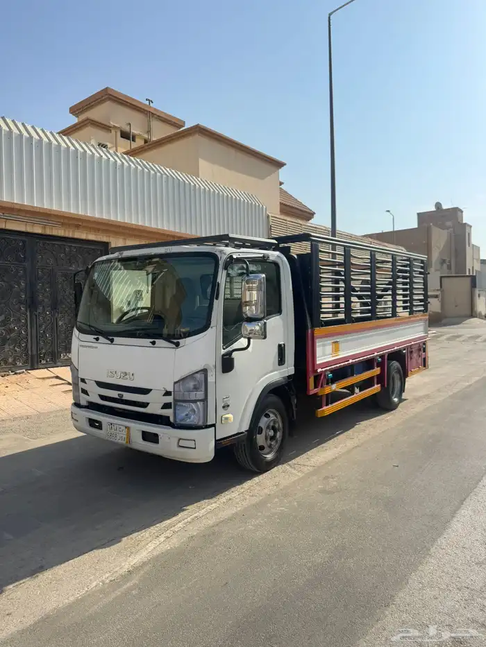 للبيع دينا ايسوزو 2023 صندوق 1