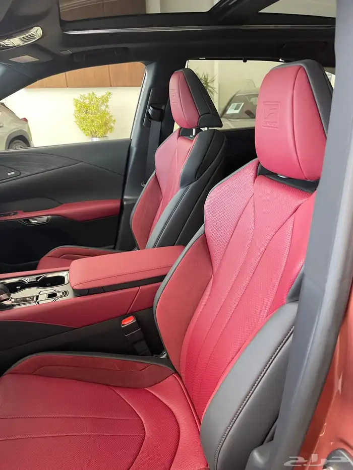 للبيع لكزس RX500 F بقراطيسه شبه جديد 8