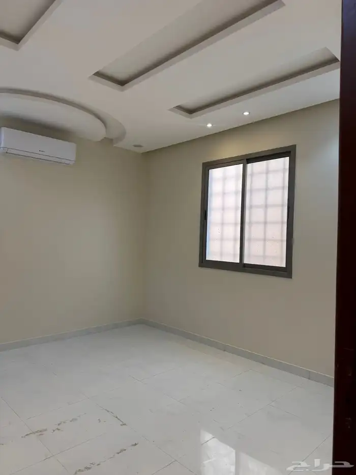 شقة فاخرة خمس غرف للإيجار بحي المعيزيله 8