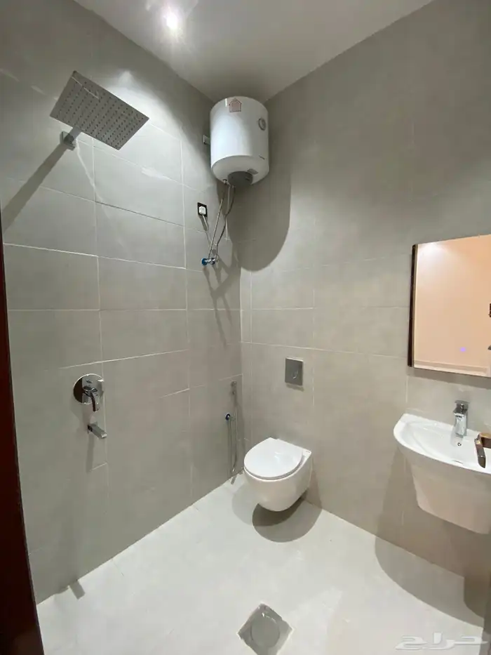 دور علوي وشقه في حي ديراب مع مصعد بسعر 750 الف 8