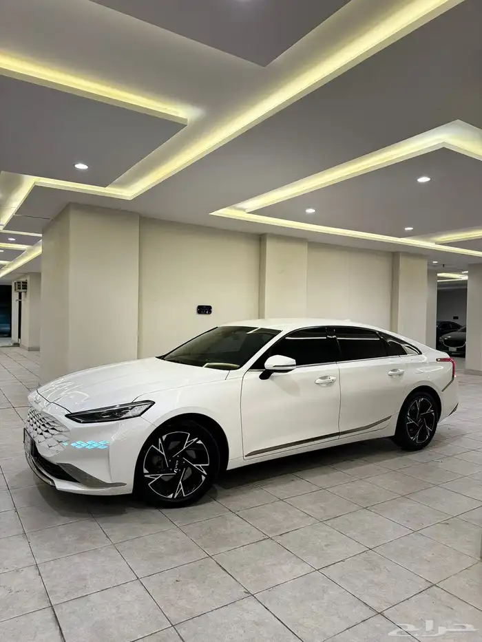 كيا K8 2022 ( بنزين ) فل كامل بحالة الوكالة 1