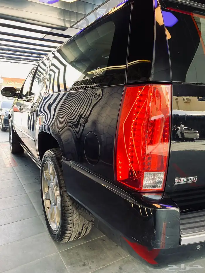 كاديلاك إسكاليد 10