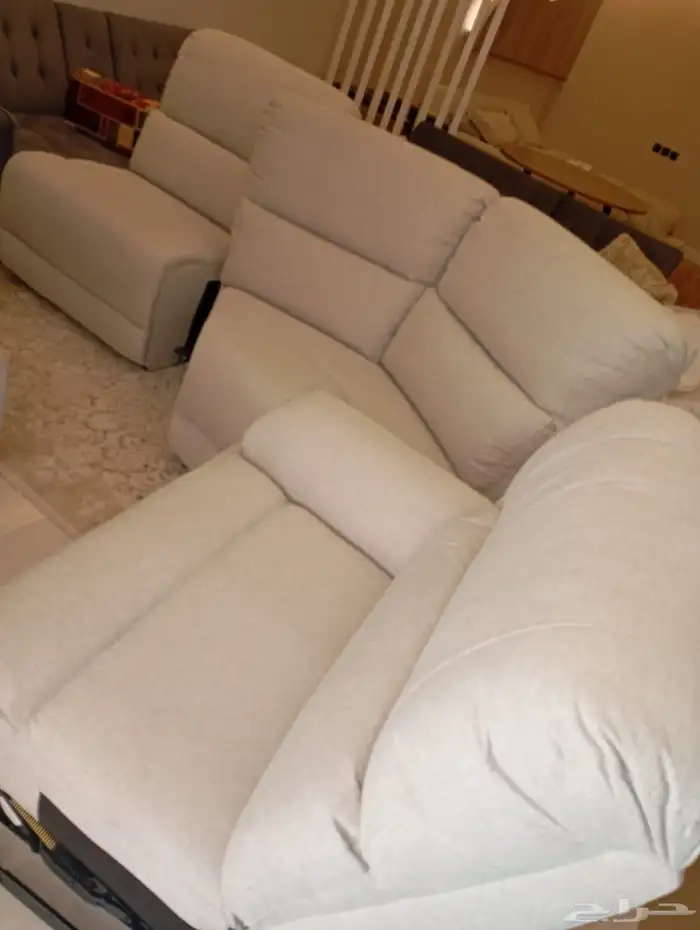 الحق اكثر من 70 بالميه كنبه 5 مقاعد جديد هوم سنتر 0