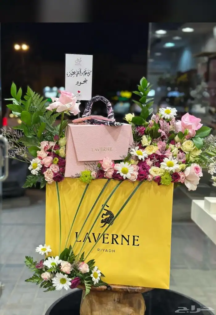 هدايا   ورد  ورد طبيعي  وردصناعي  باقة ورد  تغليف_هدايا 22