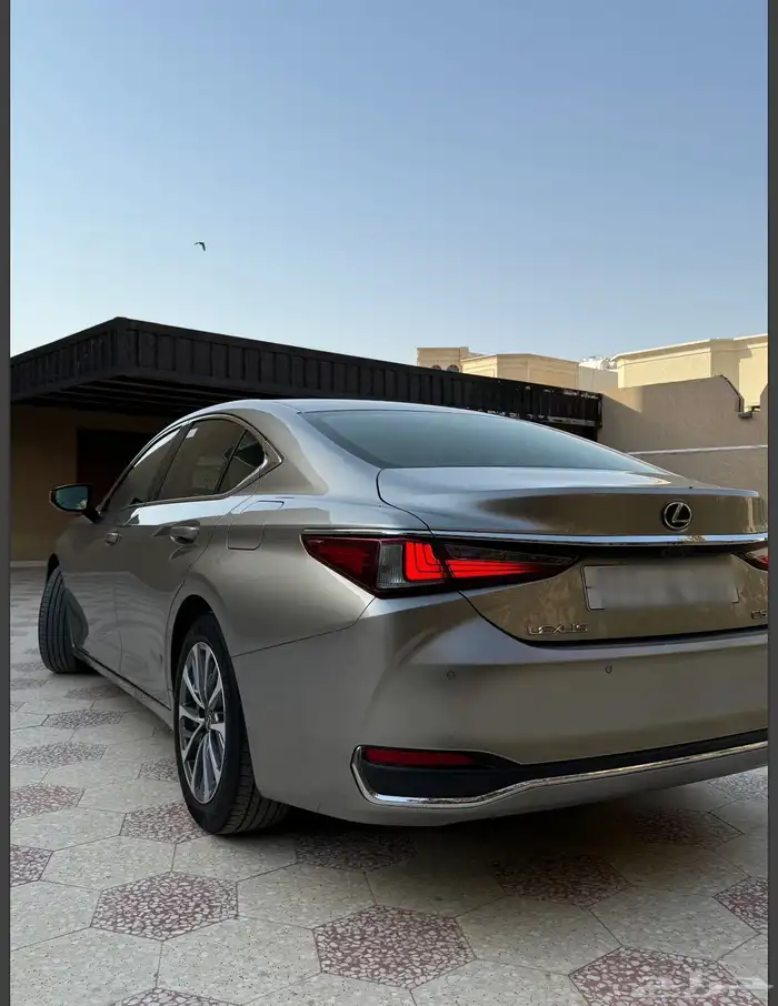 لكزس ES 250 AA 2022 9