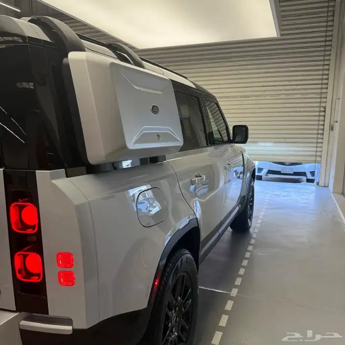 لاند روفر ديفندر 2023 6