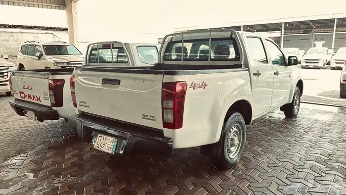 ايسوزو غمارتين دبل 2019 مستعملة عملائنا الأعزاء يعرض معرض ق 4