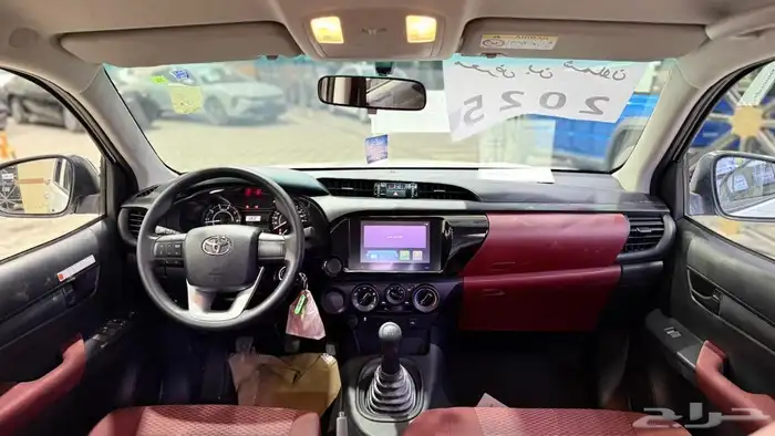 تويوتا هايلكس 2025 10