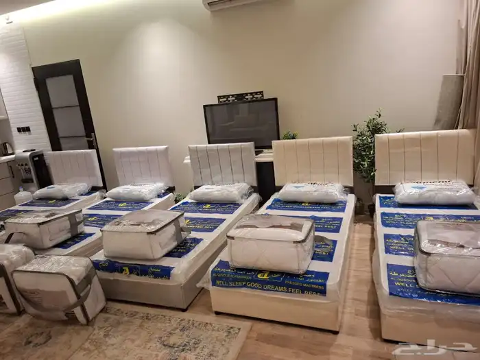 سرير خشب بو س نفر واحد او نفر ونص اي لون موجود 1