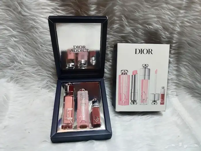 متوفره لدينا اطقم ادوات تجميل ماركات عالمية 1