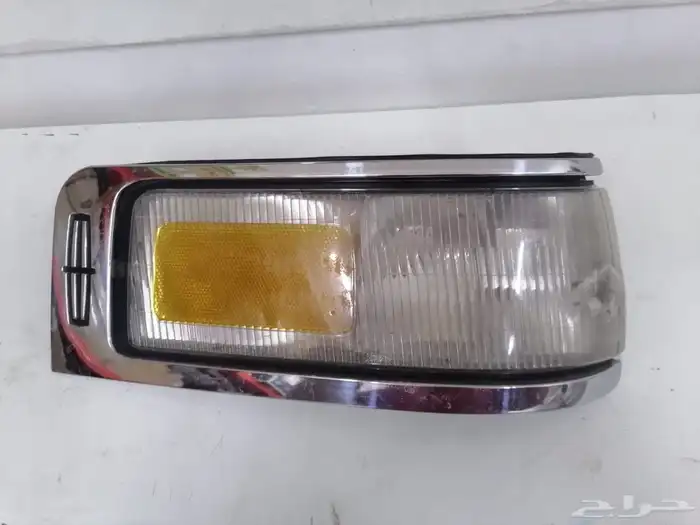 لنكولن تاون كار 1997 قطع غيار متنوعه 9