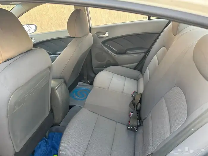 للبيع سيارة كيا سيراتو موديل 2017 مشيه 170الف 0