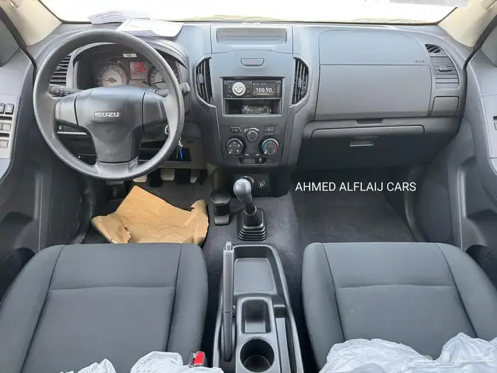 ايسوزو D-Max غمارتين استندر دبل وبدون دبل (عادي-كهرب) 2026 11