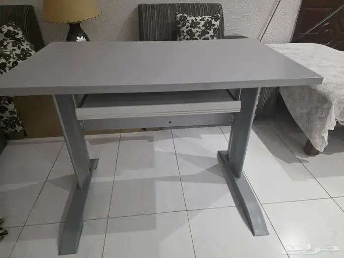 غاز وثلاجة وطاولة للبيع 4