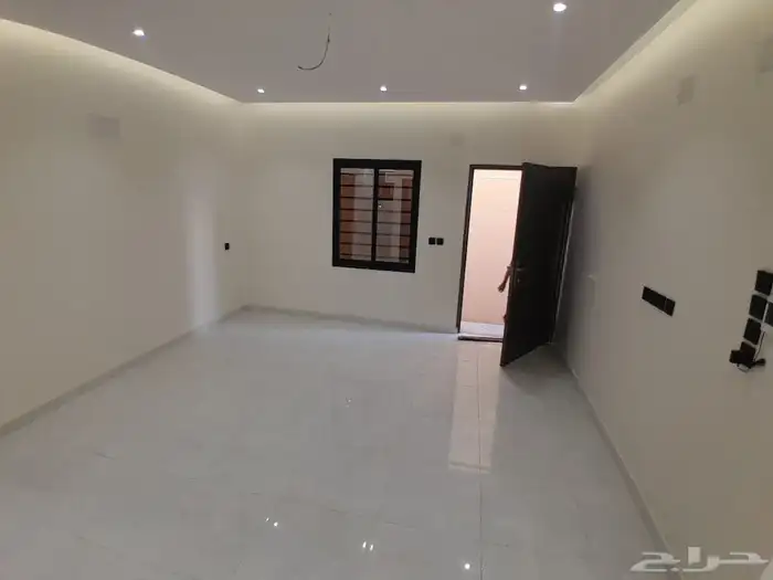 للبيع روف ارضي مع ملحق بمدخل سيارة تشطيبات فاخره بسعر 620الف 13