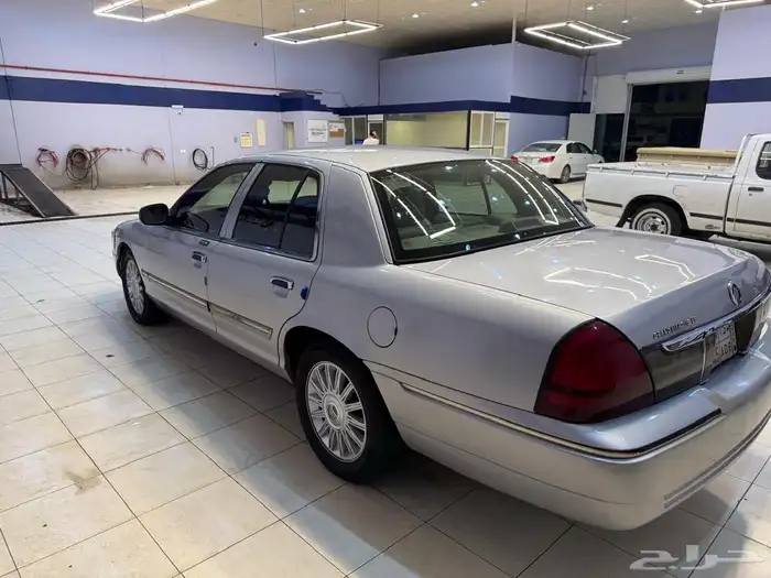 فورد قراند ماركيز 2010 5