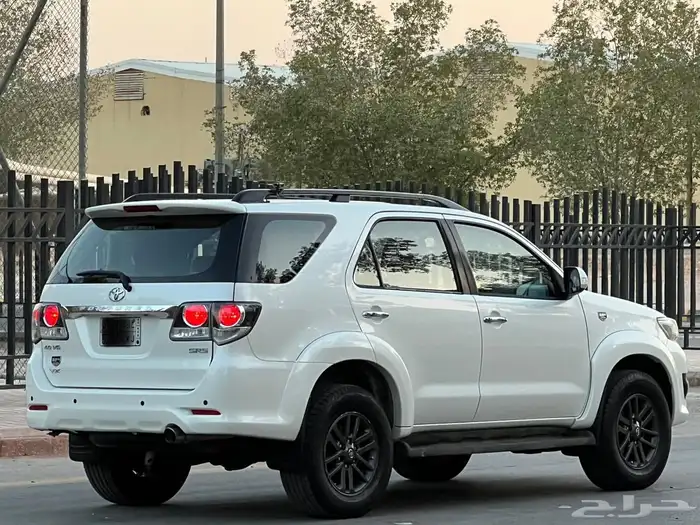 تويوتا - فورتشنر - 2015 - سعودي - 60 عام - فل كامل 8