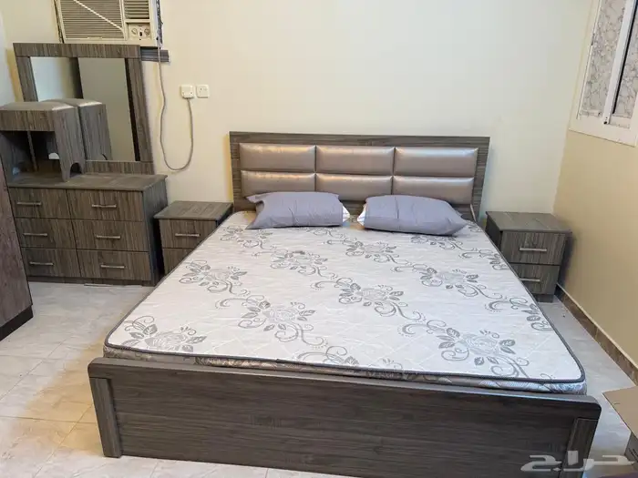 اثاث سرير جديد مع طاولات جديده 5