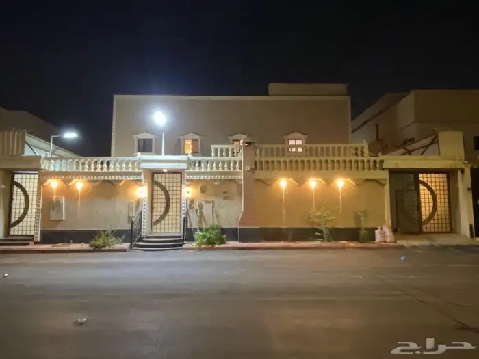 للبيع فيلا درج داخلي بحي اشبيليه ب3مليون و200الف 0