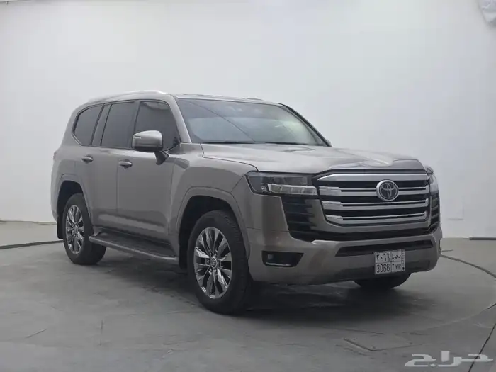 لاند كروزر GXR 1