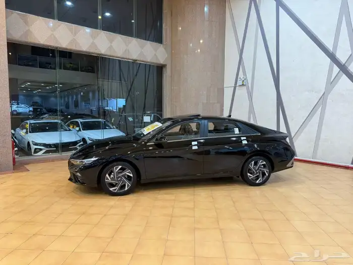 إلنترا هيونداي 2025 (أسود) 10