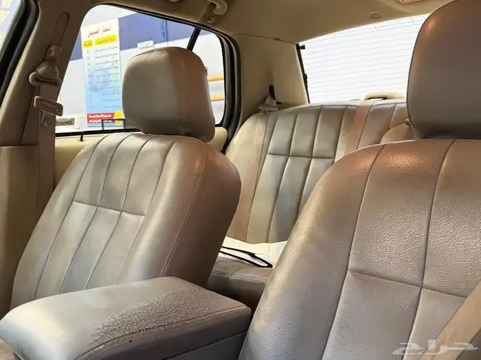 فورد قراند ماركيز 2010 7