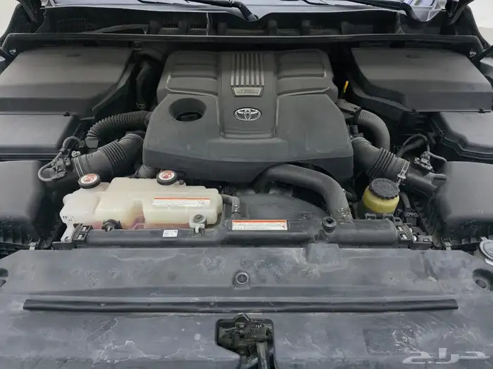 لاند كروزر GXR 9