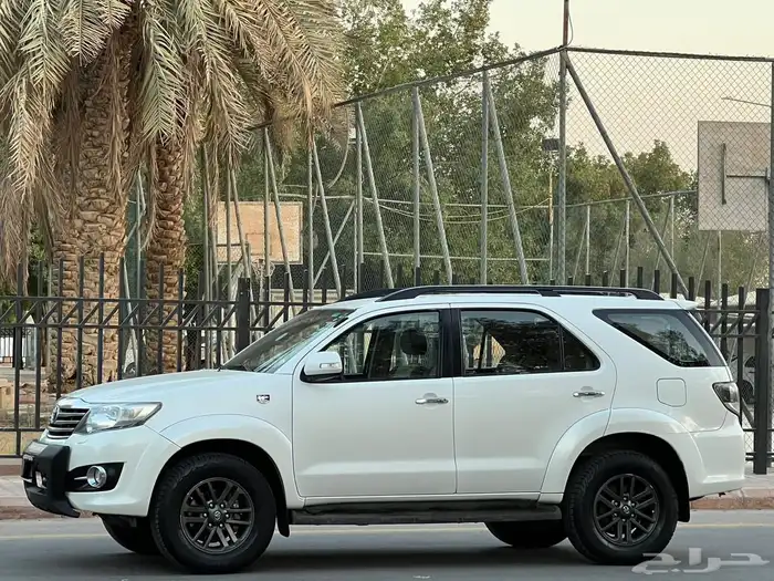 تويوتا - فورتشنر - 2015 - سعودي - 60 عام - فل كامل 2