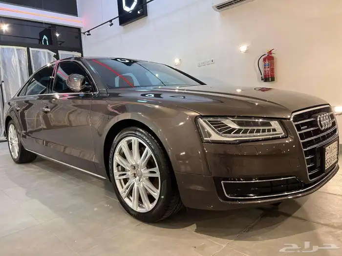 اودي A8 1