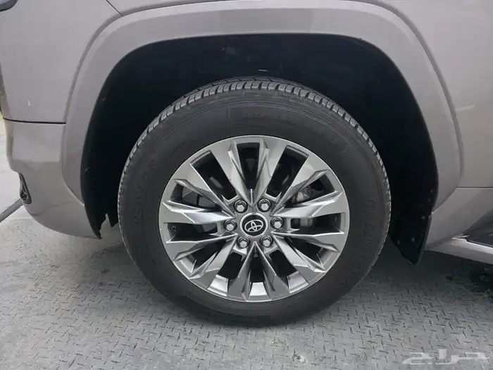 لاند كروزر GXR 5