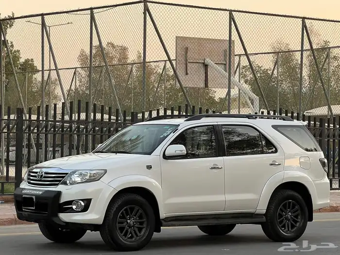 تويوتا - فورتشنر - 2015 - سعودي - 60 عام - فل كامل 3