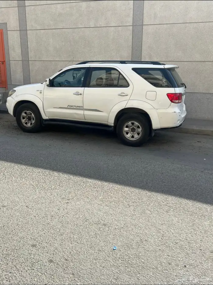 فورتشنر 2007 ابيض 6 سلندر بودي بلد 1