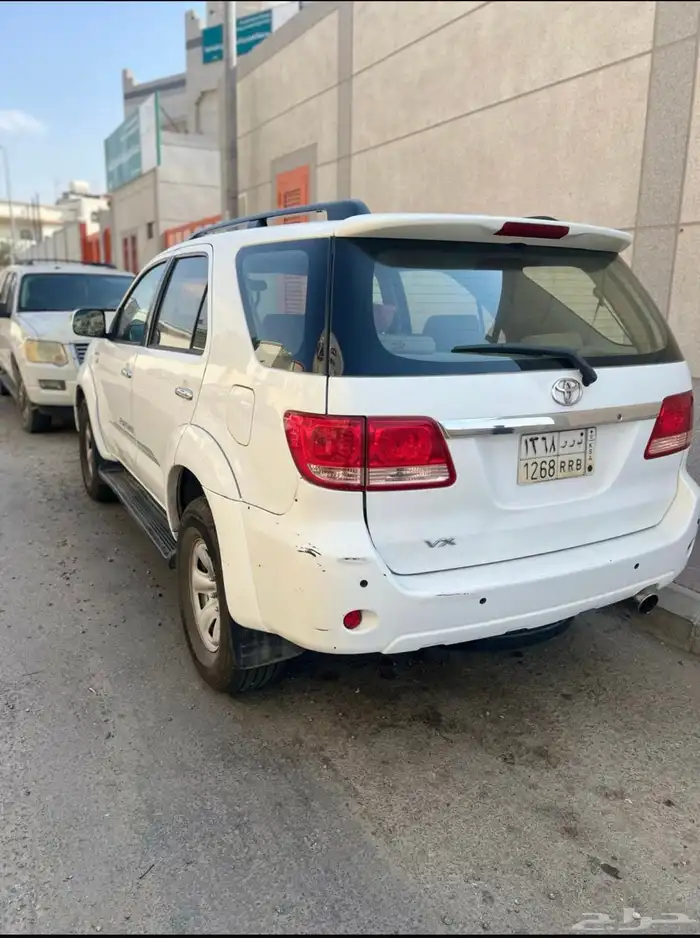 فورتشنر 2007 ابيض 6 سلندر بودي بلد 0