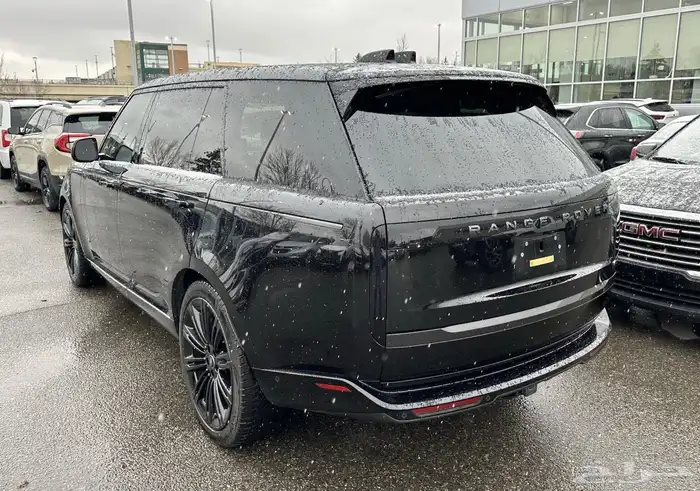 للبيع رانج روفر 2024 - Auto - 7 ركاب فل الفل ممشى قليل كندي 3