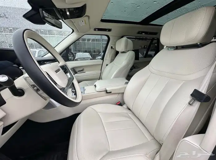 للبيع رانج روفر 2024 - Auto - 7 ركاب فل الفل ممشى قليل كندي 4