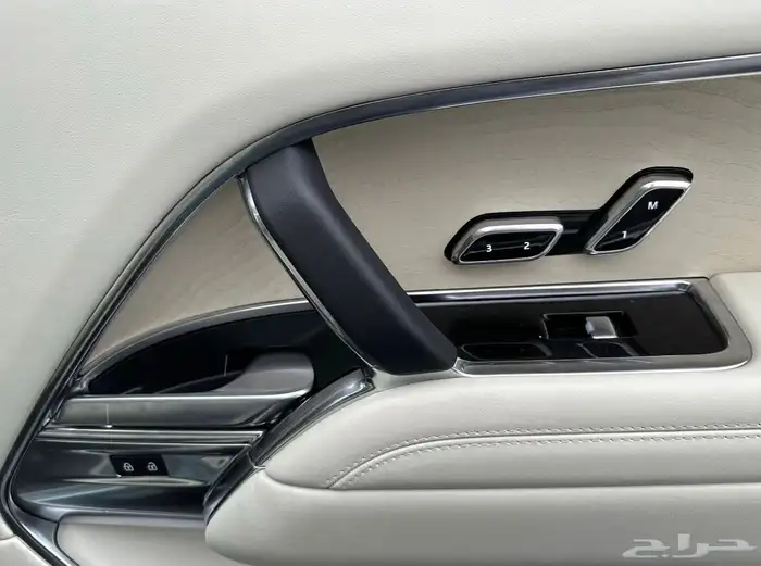 للبيع رانج روفر 2024 - Auto - 7 ركاب فل الفل ممشى قليل كندي 12