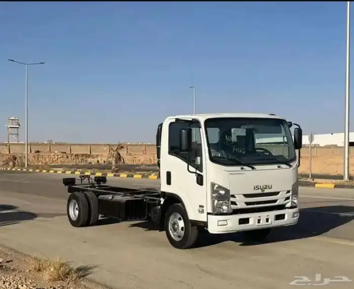 ايسوزو دينا 4.95 بحموله 4 طن عرض خاص 1