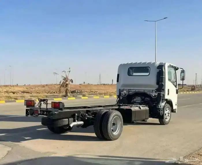 ايسوزو دينا 4.95 بحموله 4 طن عرض خاص 2