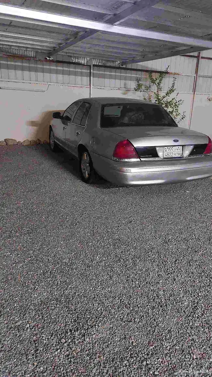 فورد كراون فكتوريا 2011 1