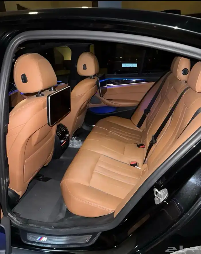 بي ام دبليو الفئة الخامسة 530i 2018 8