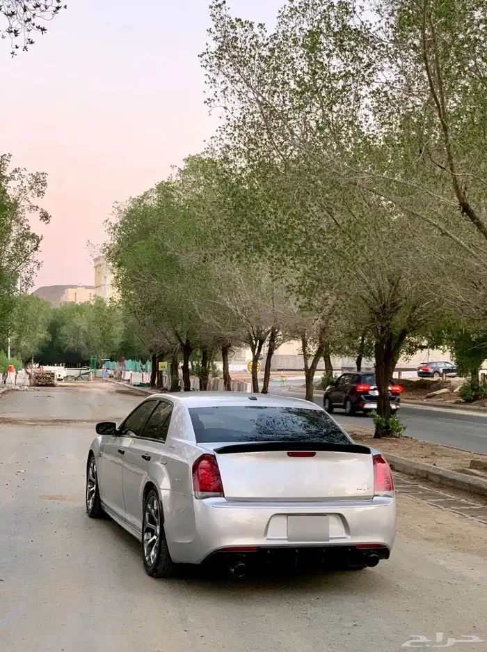 كرايسلر 2012 6.4 8