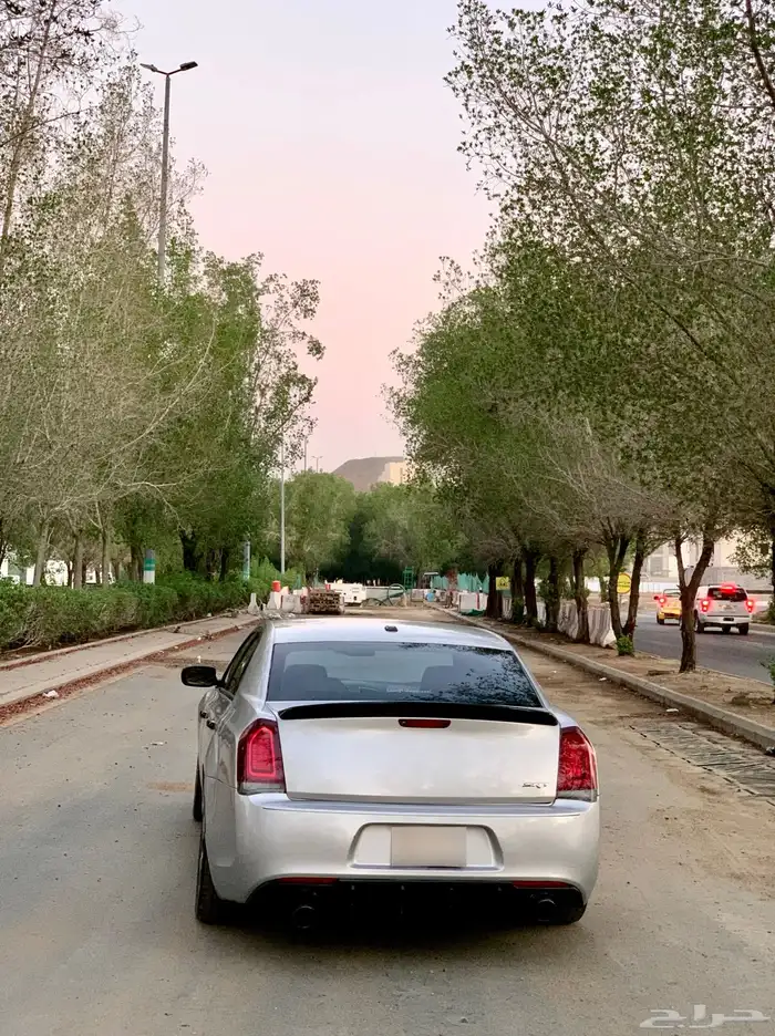 كرايسلر 2012 6.4 7