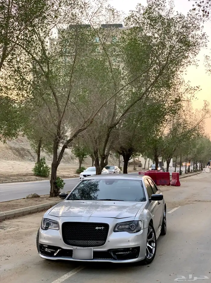 كرايسلر 2012 6.4 5