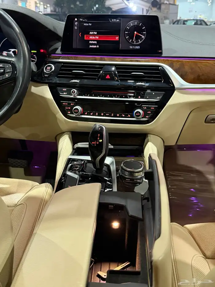 بي ام دبليو الفئة الخامسة 520i 2019 17