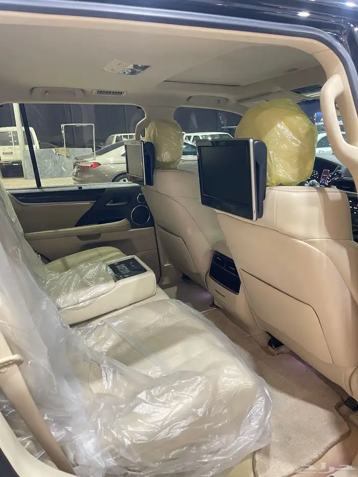 جيب لكزس ال اكس 570 موديل 2020 12