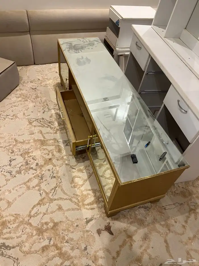 تسريحه وطاولات بنواعها 0