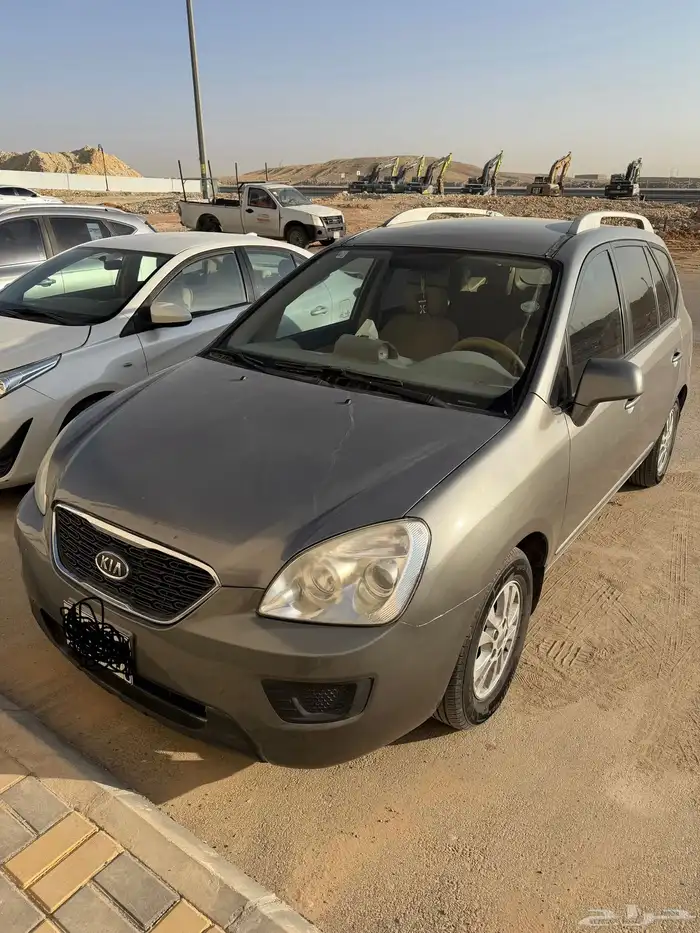 كيا كارنس 2013 اوتوماتيك للبيع 1